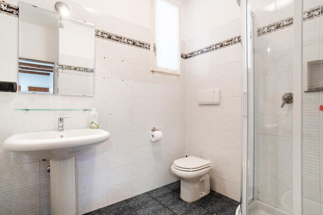 Limonta Lake View Apartment With Private Parking Exterior foto